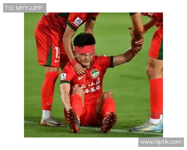 率泰州爆冷夺苏超!39岁女足队长回家受热捧 街坊拉横幅+敲锣打鼓 率泰州爆冷夺苏超!39岁女足队长回家受热捧 街坊拉横幅+敲锣打鼓