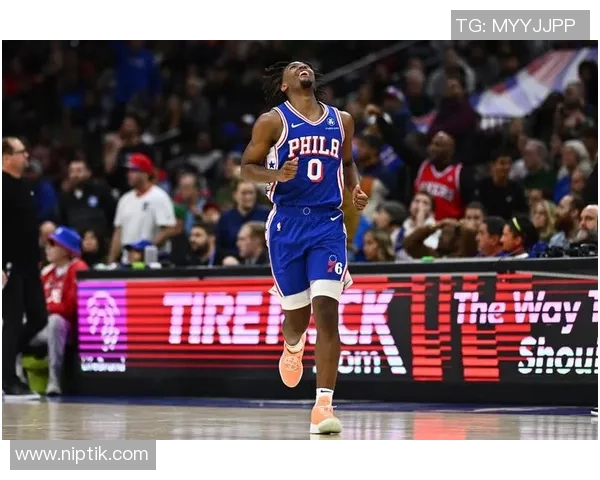 纳斯谈马克西忽然迸发:我也不知道他咋了,一抬头他就36分了 纳斯谈马克西忽然迸发:我也不知道他咋了,一抬头他就36分了